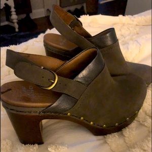 Dansko New never worn clog heels